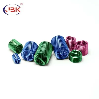 Barvni vijačni tulec